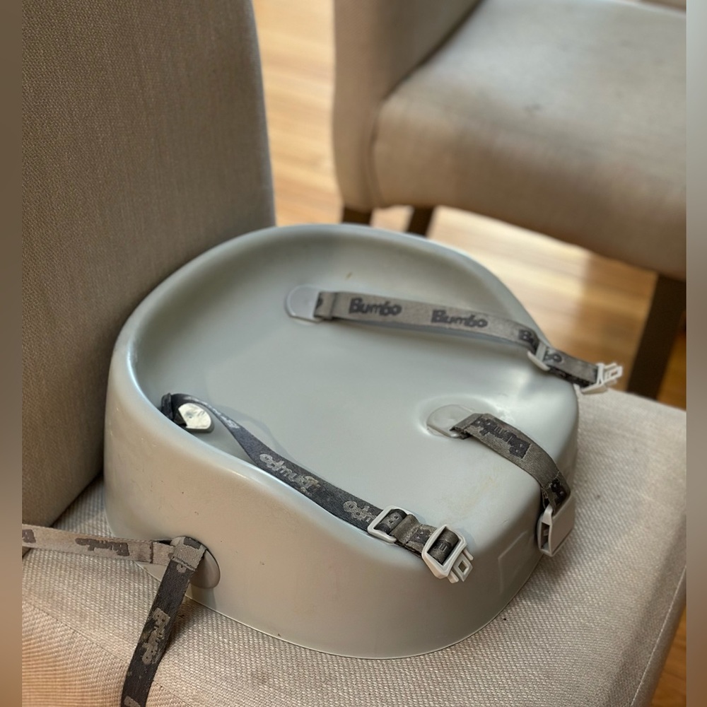 Bumbo child booster, gray.